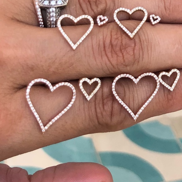 14K Gold Medium “Pave Diamond Carried Heart“ Studs - Picture 1 of 7